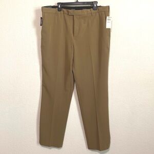 Van Heusen "NEW" Flex Khaki Premium Non Iron Pants Size 40 Waist